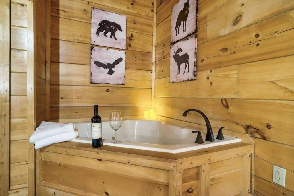 Cabin-N-Smokys! Indoor Resort Pool Views Hot Tub Game Room Sevierville Exterior foto