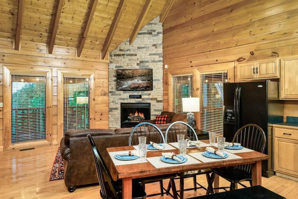 Cabin-N-Smokys! Indoor Resort Pool Views Hot Tub Game Room Sevierville Exterior foto